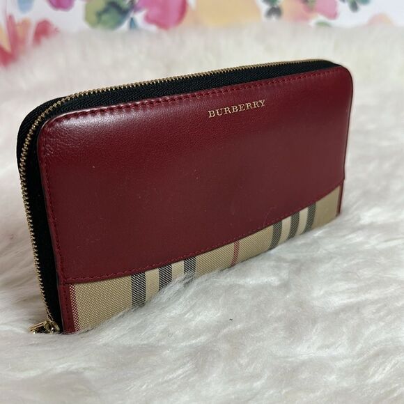 💯Authentic Burberry Zipped Long Wallet🍀 - Picture 4 of 17